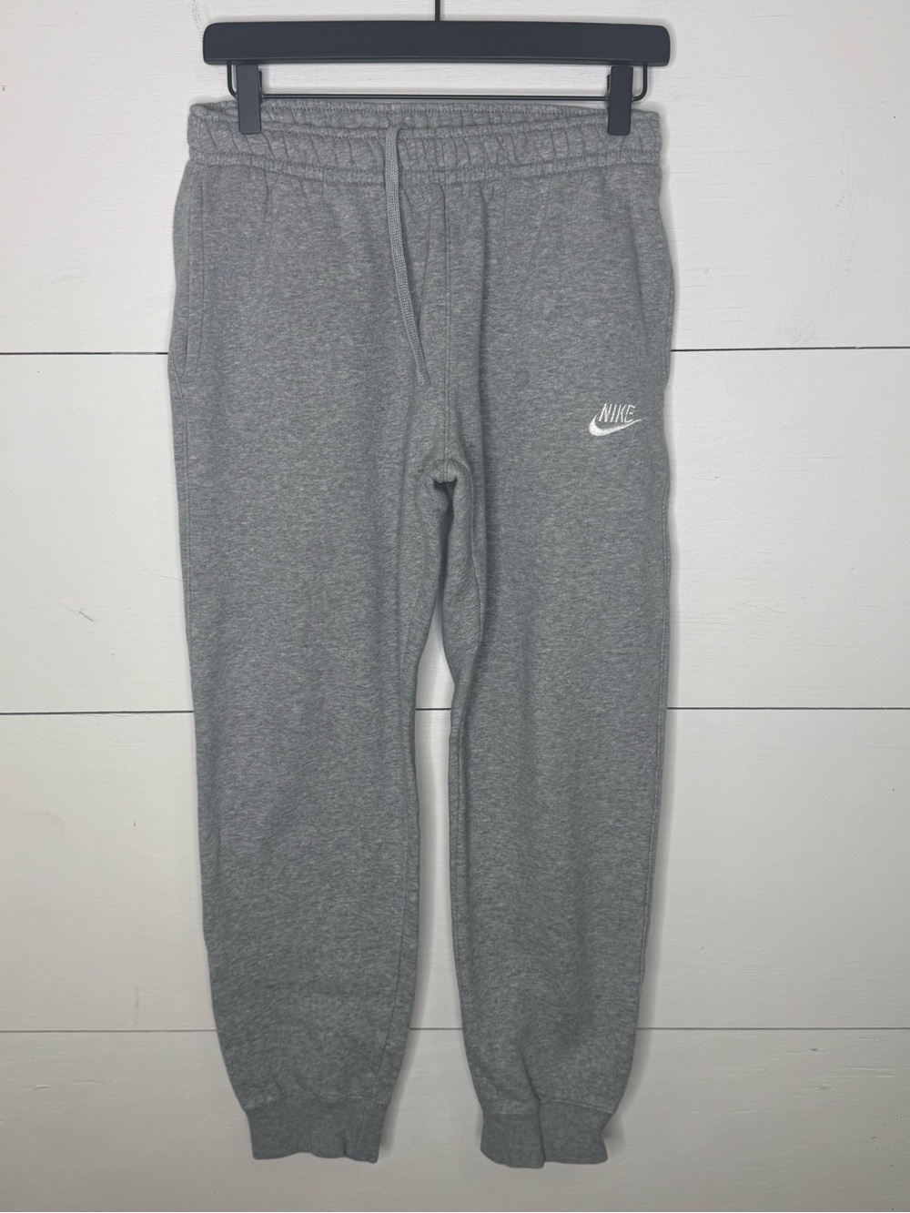 Nike • Men's Grey Classic Fleece Joggers with Swoosh Size Small